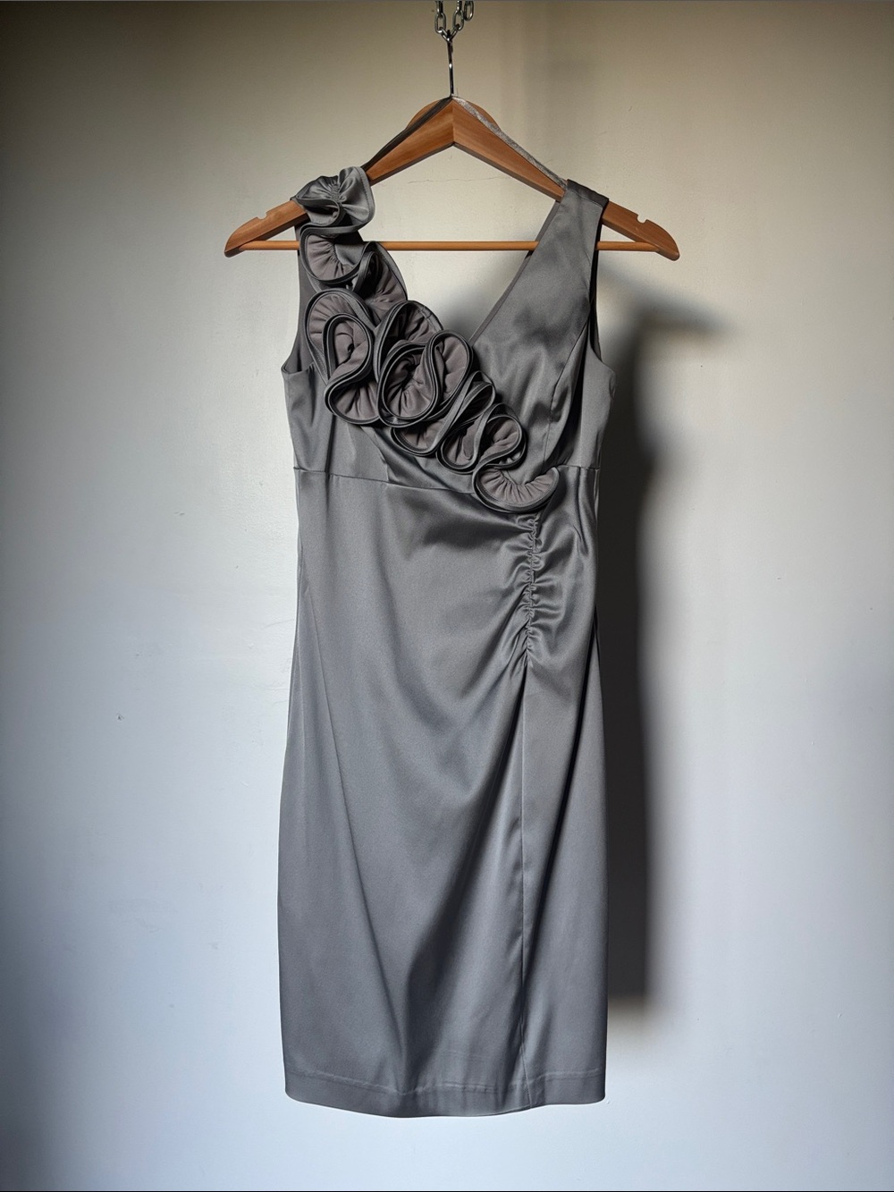 Elegant Donna Rico Gunmetal Gray Cocktail Dress with Rosette Detail Size 4